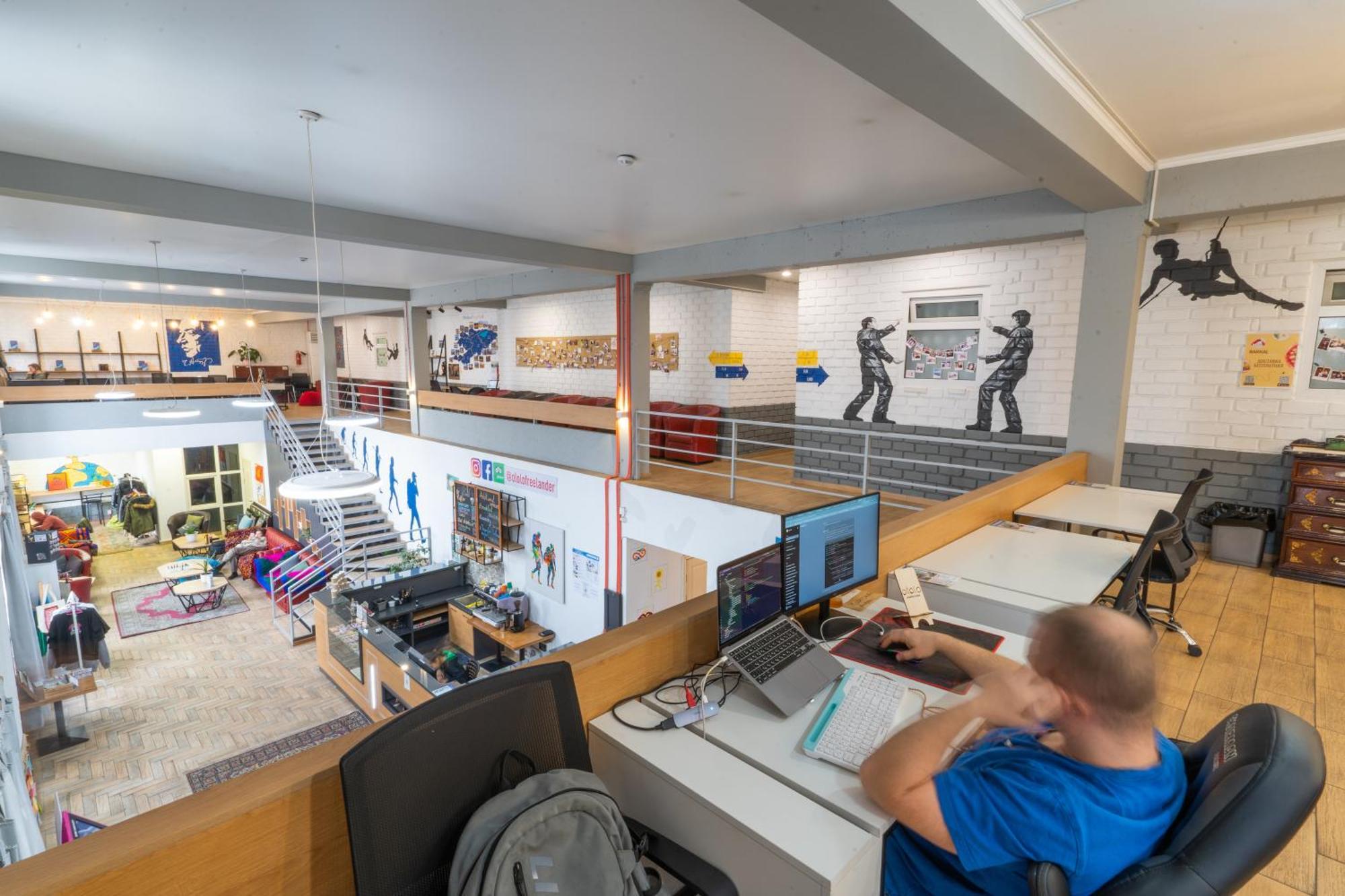 Ololofreelander Hostel&Coworking Bishkek Bagian luar foto