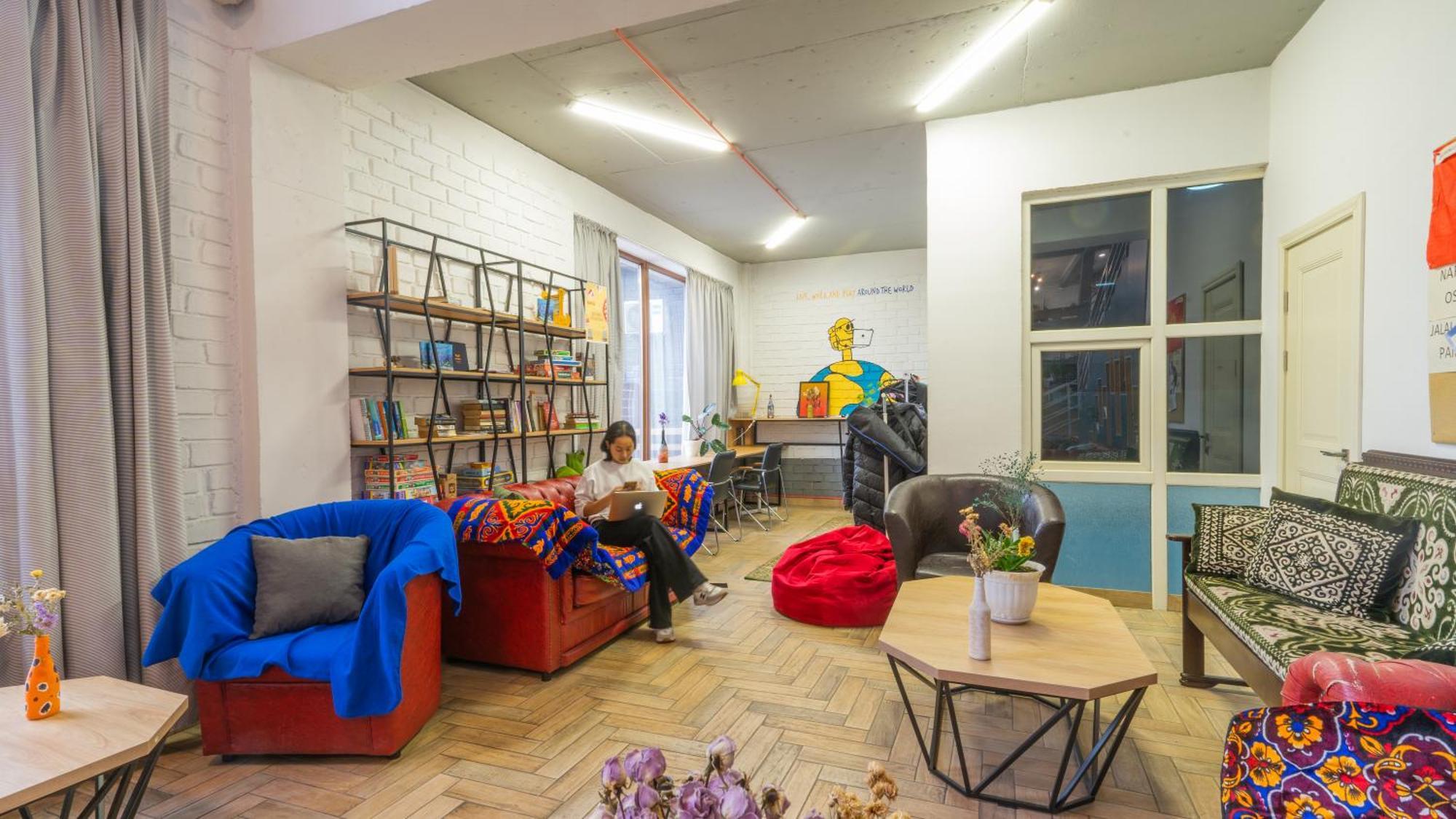 Ololofreelander Hostel&Coworking Bishkek Bagian luar foto