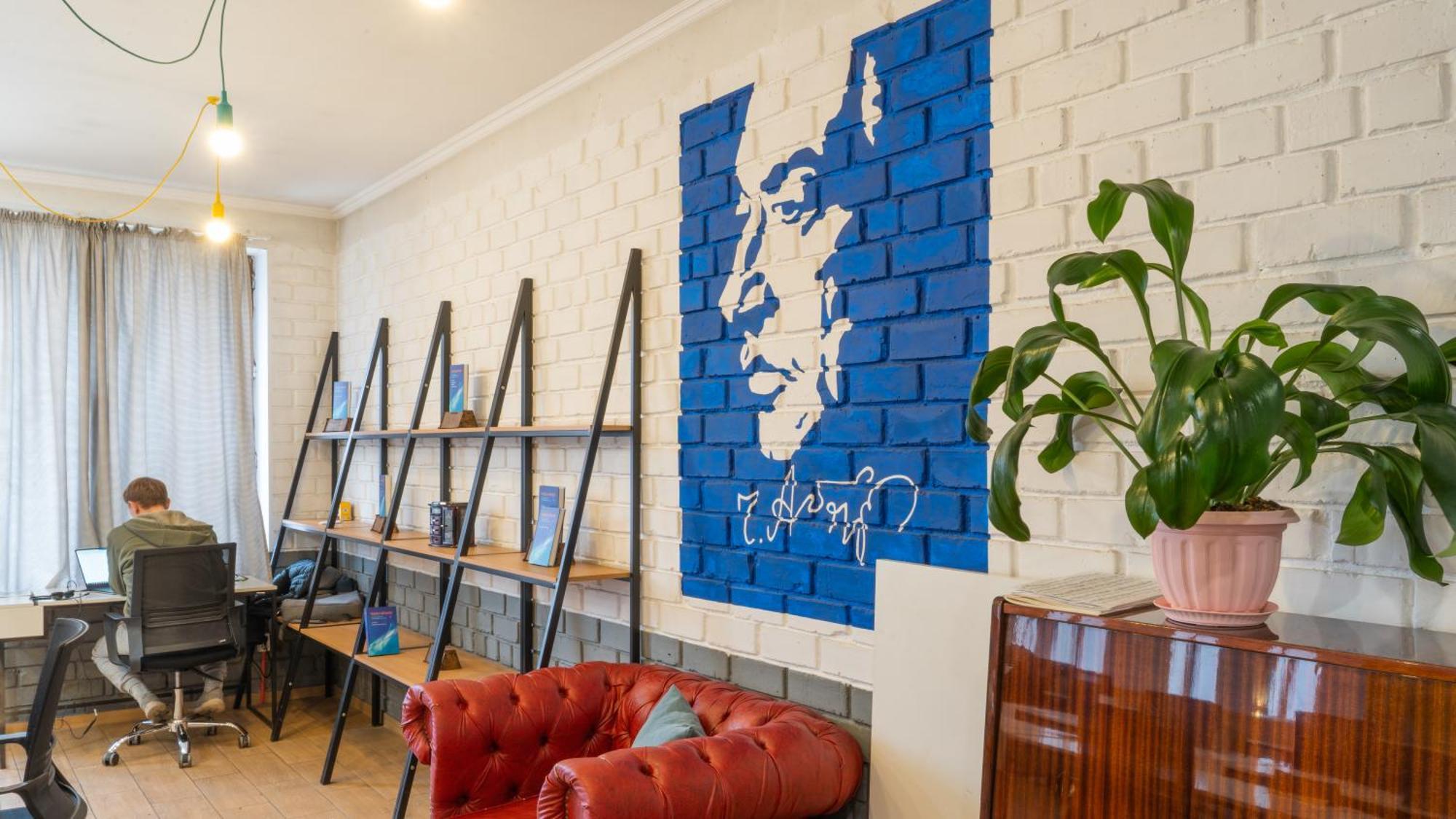 Ololofreelander Hostel&Coworking Bishkek Bagian luar foto