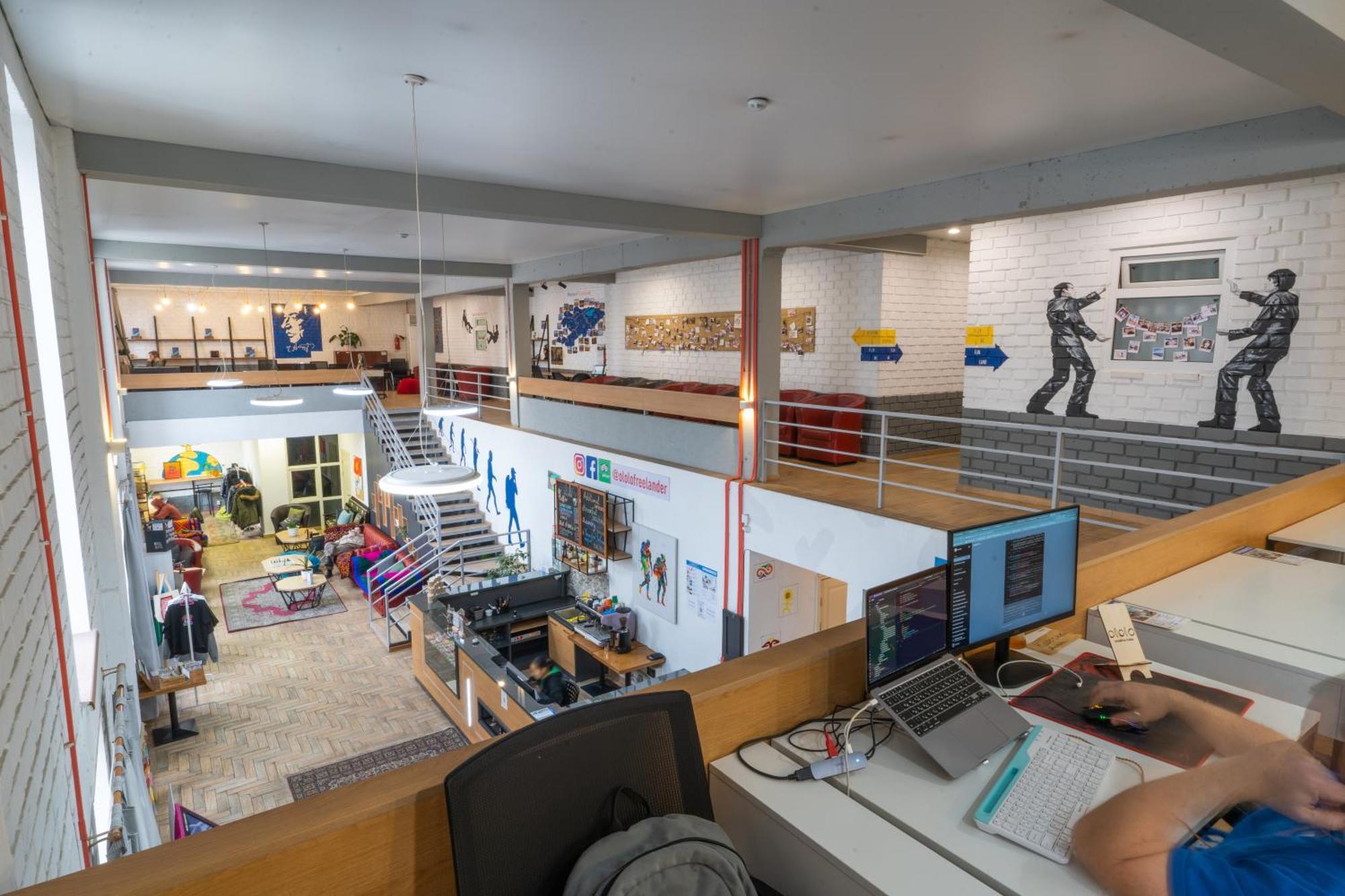 Ololofreelander Hostel&Coworking Bishkek Bagian luar foto