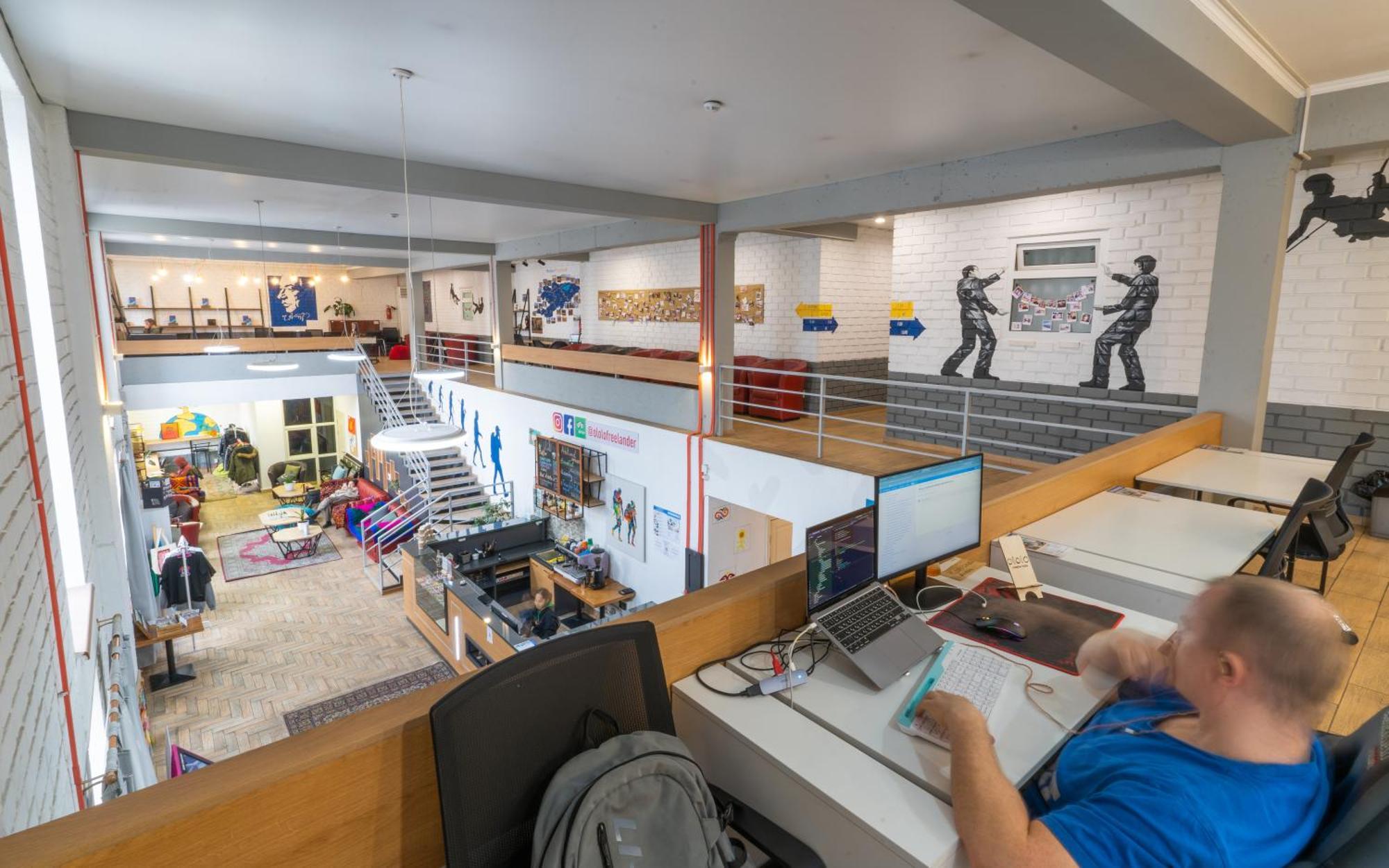 Ololofreelander Hostel&Coworking Bishkek Bagian luar foto