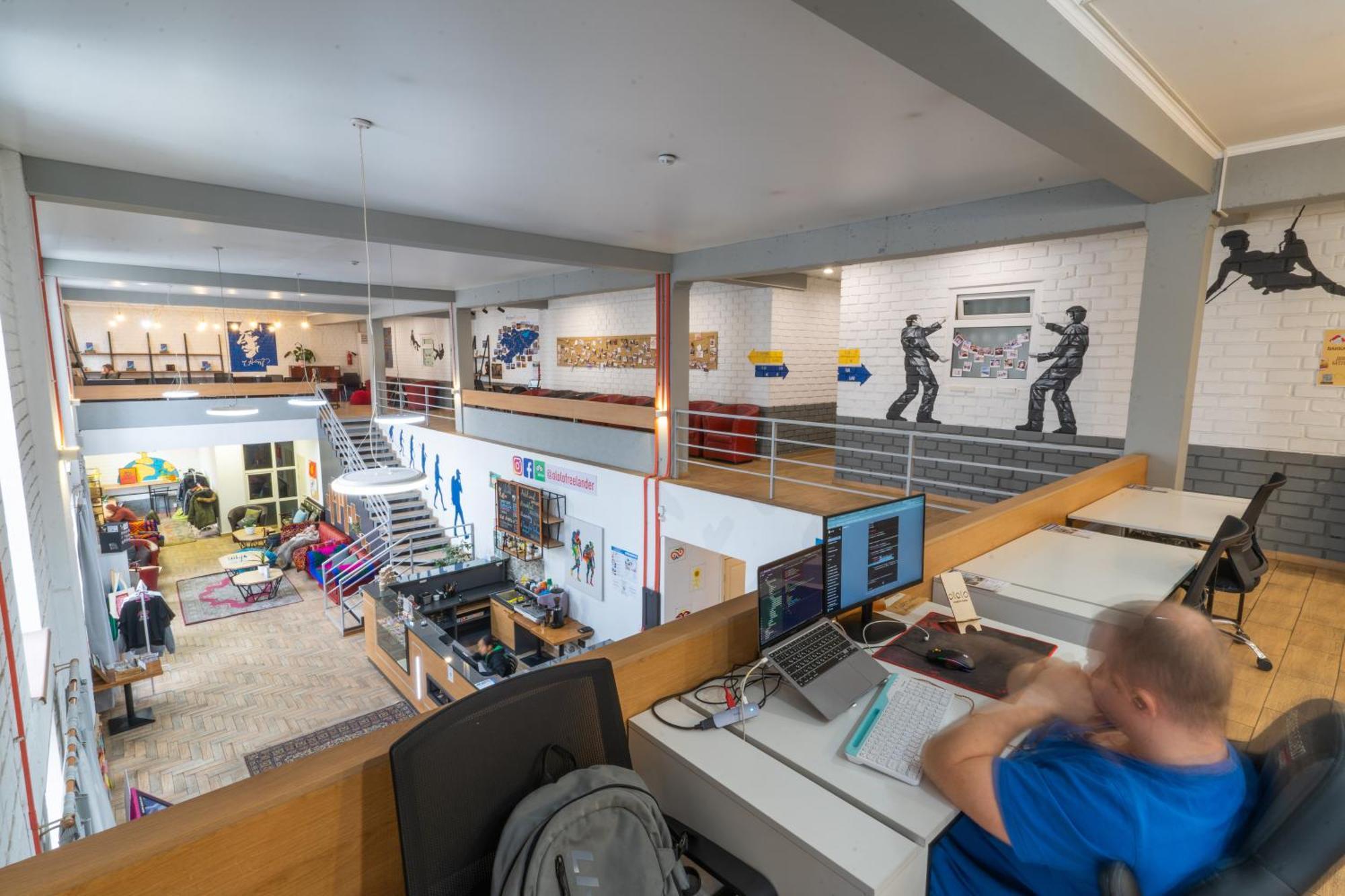 Ololofreelander Hostel&Coworking Bishkek Bagian luar foto