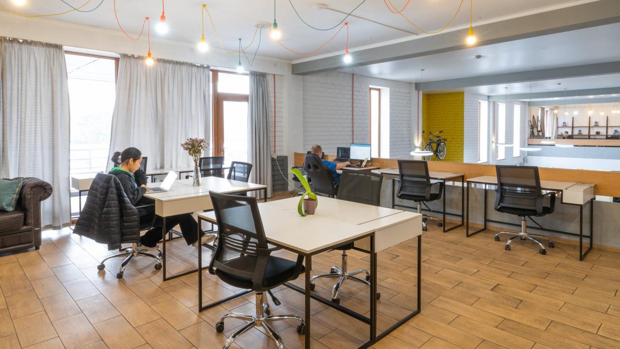 Ololofreelander Hostel&Coworking Bishkek Bagian luar foto
