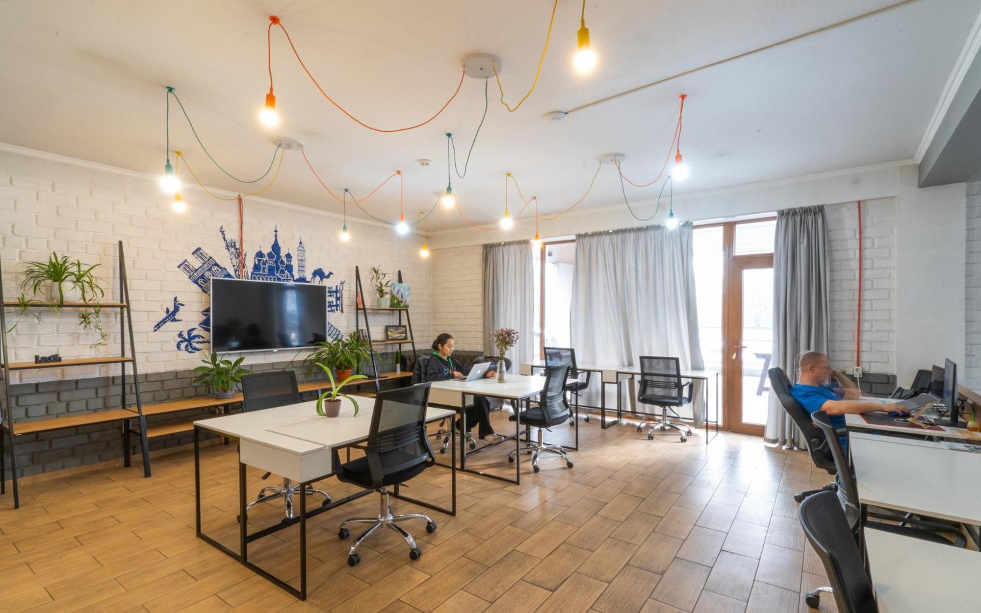 Ololofreelander Hostel&Coworking Bishkek Bagian luar foto