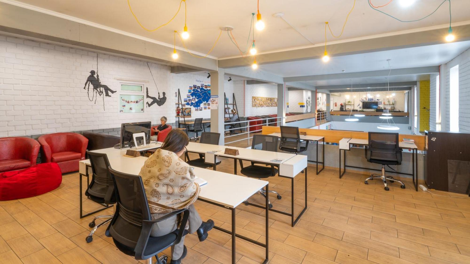 Ololofreelander Hostel&Coworking Bishkek Bagian luar foto