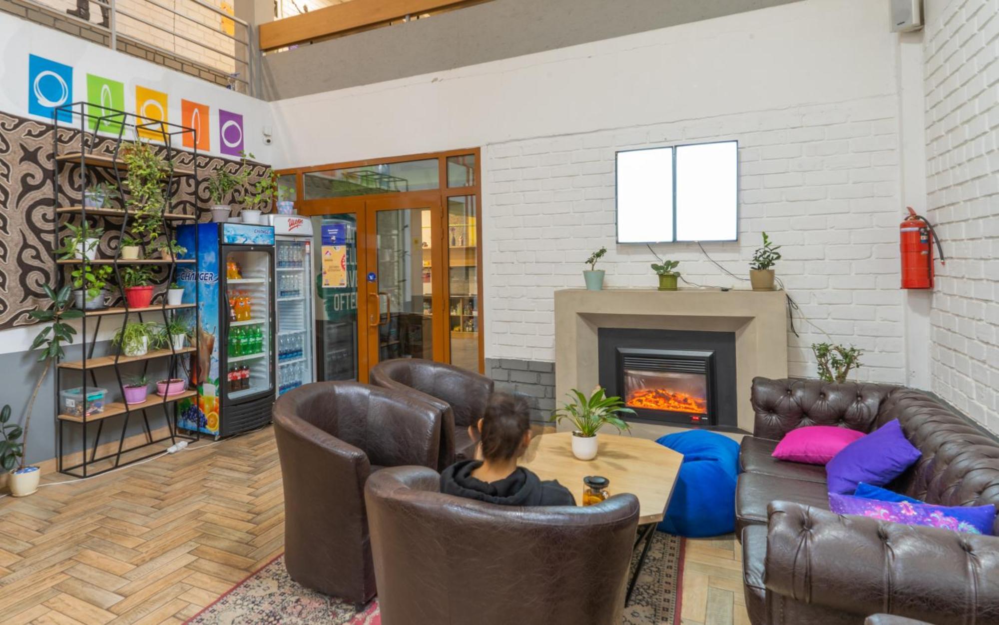 Ololofreelander Hostel&Coworking Bishkek Bagian luar foto