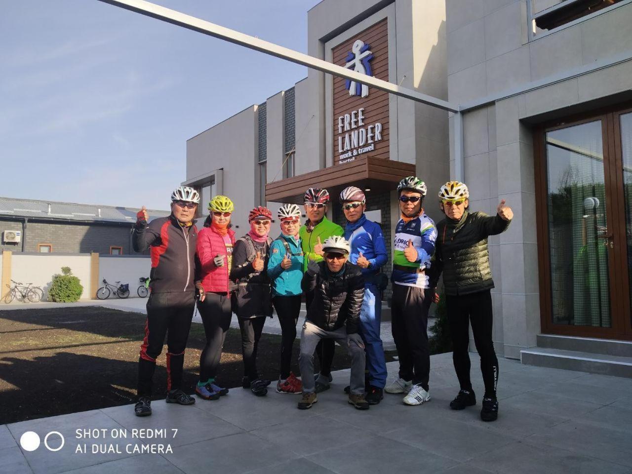 Ololofreelander Hostel&Coworking Bishkek Bagian luar foto