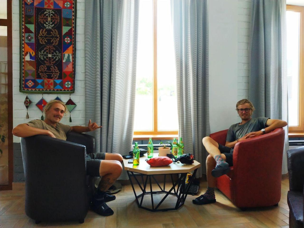 Ololofreelander Hostel&Coworking Bishkek Bagian luar foto