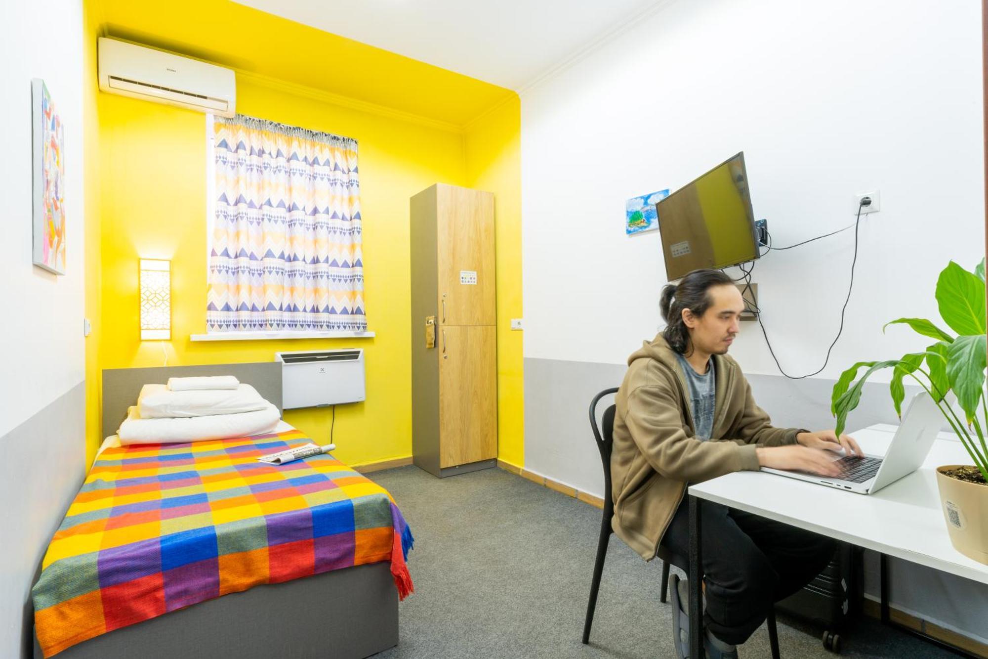 Ololofreelander Hostel&Coworking Bishkek Bagian luar foto